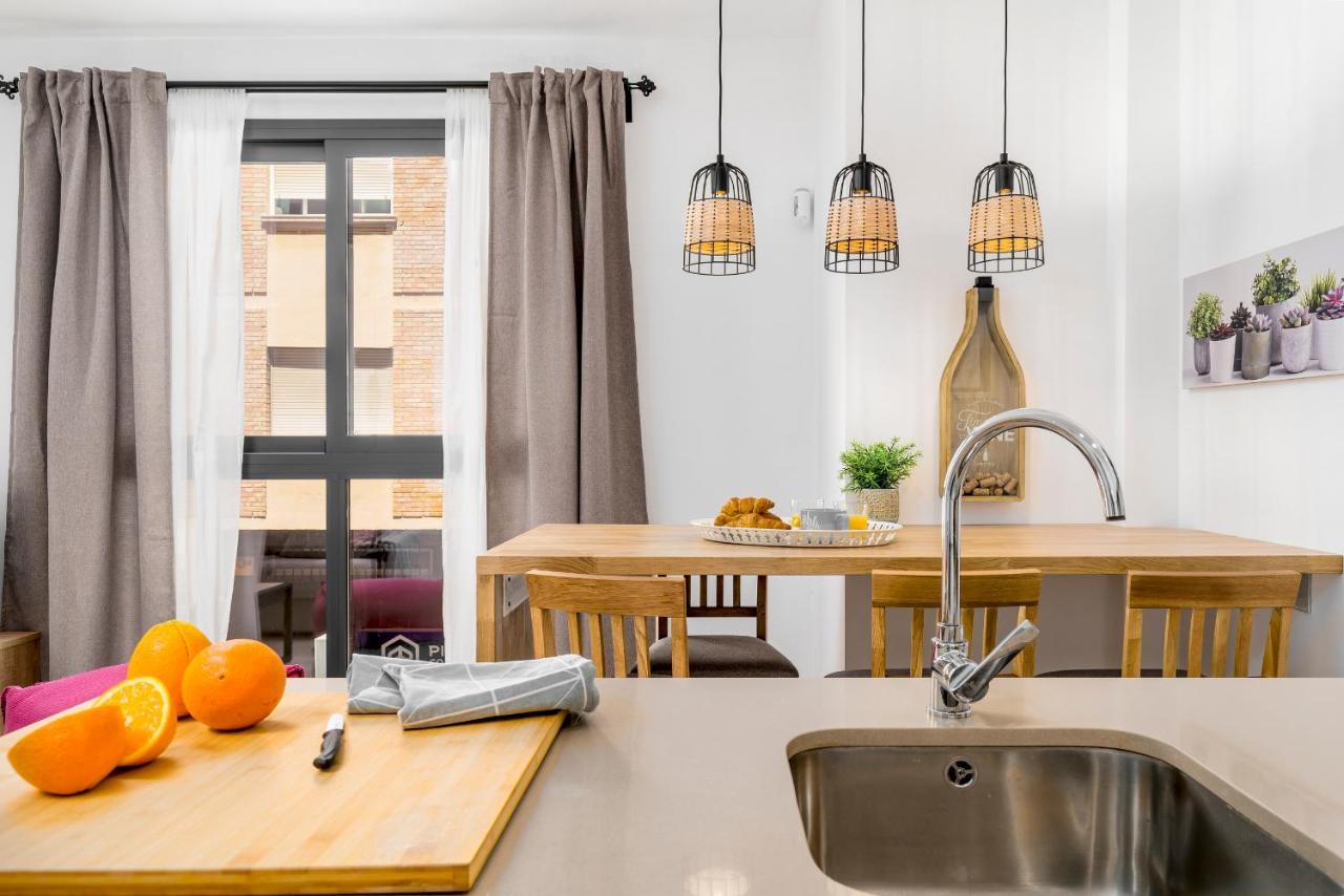 Apartamento Deluxe Con Piscina, Terraza & Parking Малага Екстериор снимка