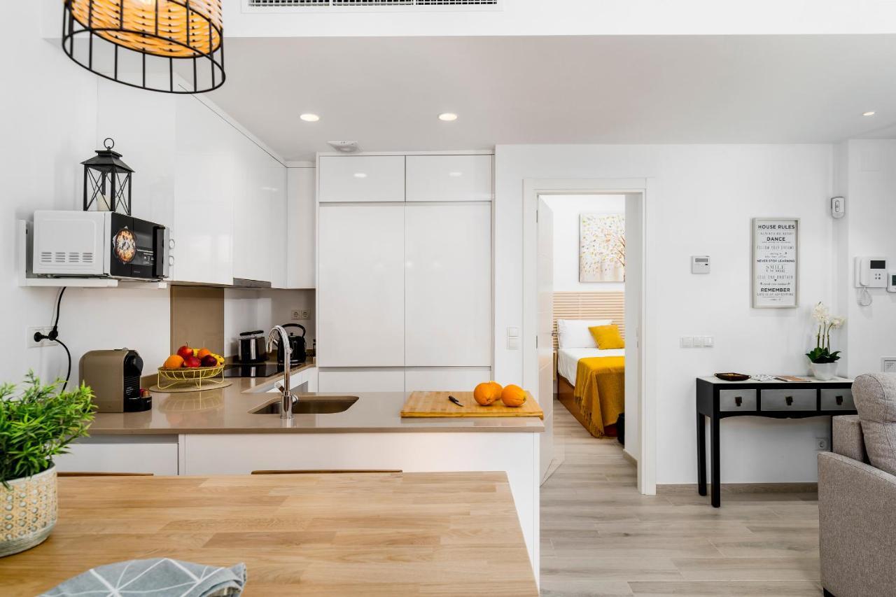 Apartamento Deluxe Con Piscina, Terraza & Parking Малага Екстериор снимка