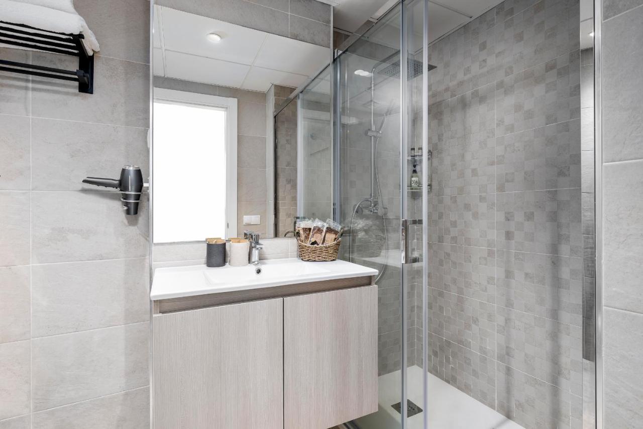 Apartamento Deluxe Con Piscina, Terraza & Parking Малага Екстериор снимка