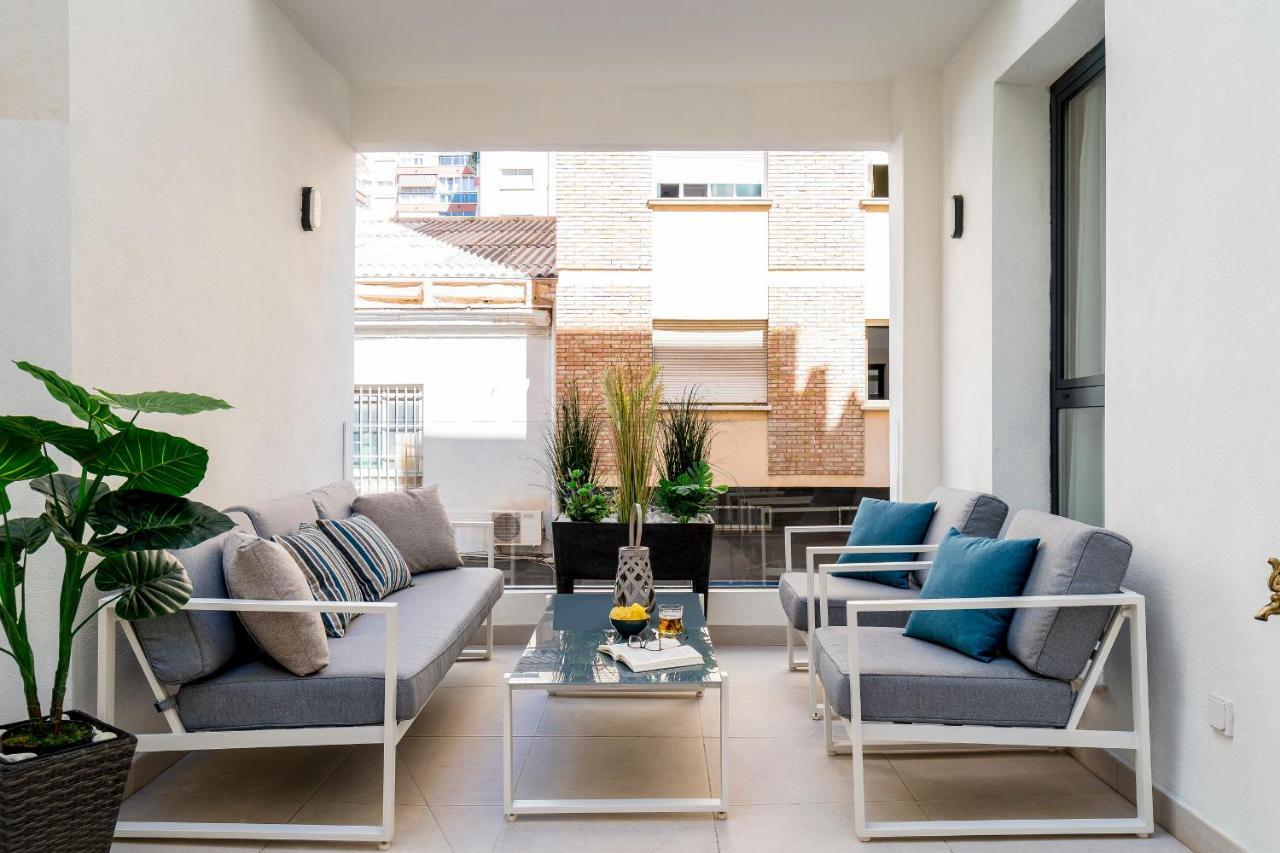 Apartamento Deluxe Con Piscina, Terraza & Parking Малага Екстериор снимка
