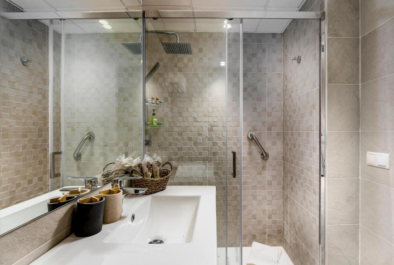 Apartamento Deluxe Con Piscina, Terraza & Parking Малага Екстериор снимка