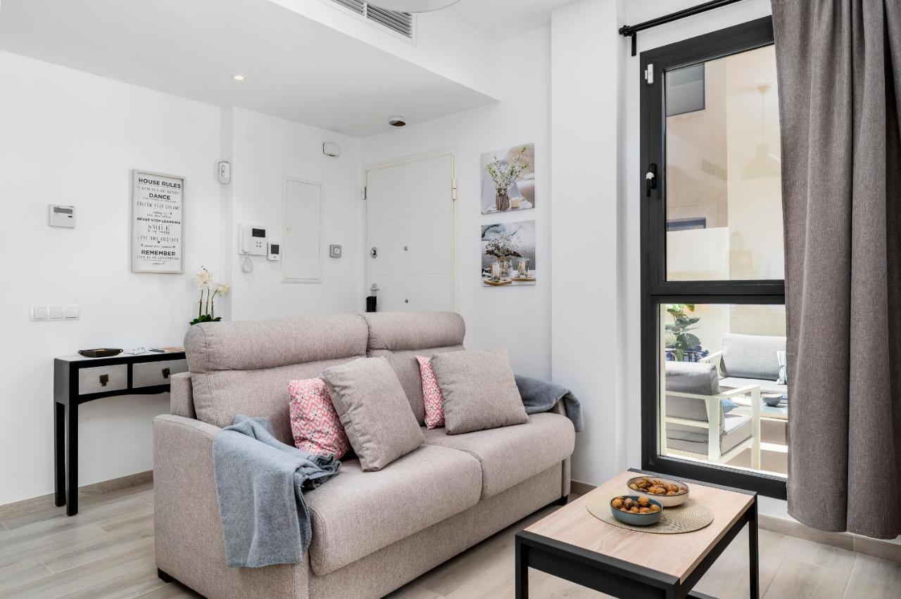Apartamento Deluxe Con Piscina, Terraza & Parking Малага Екстериор снимка
